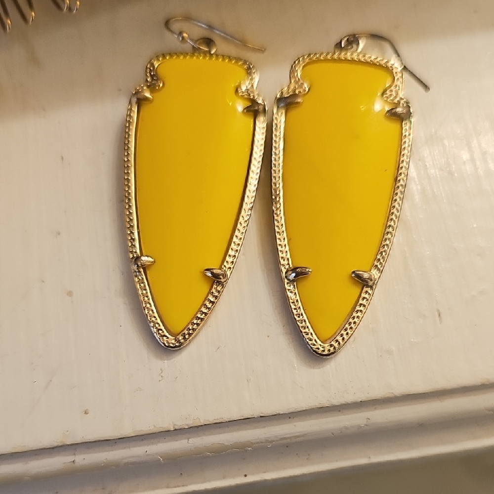 Skylar Spear Yellow and Gold Dangle Earrings
